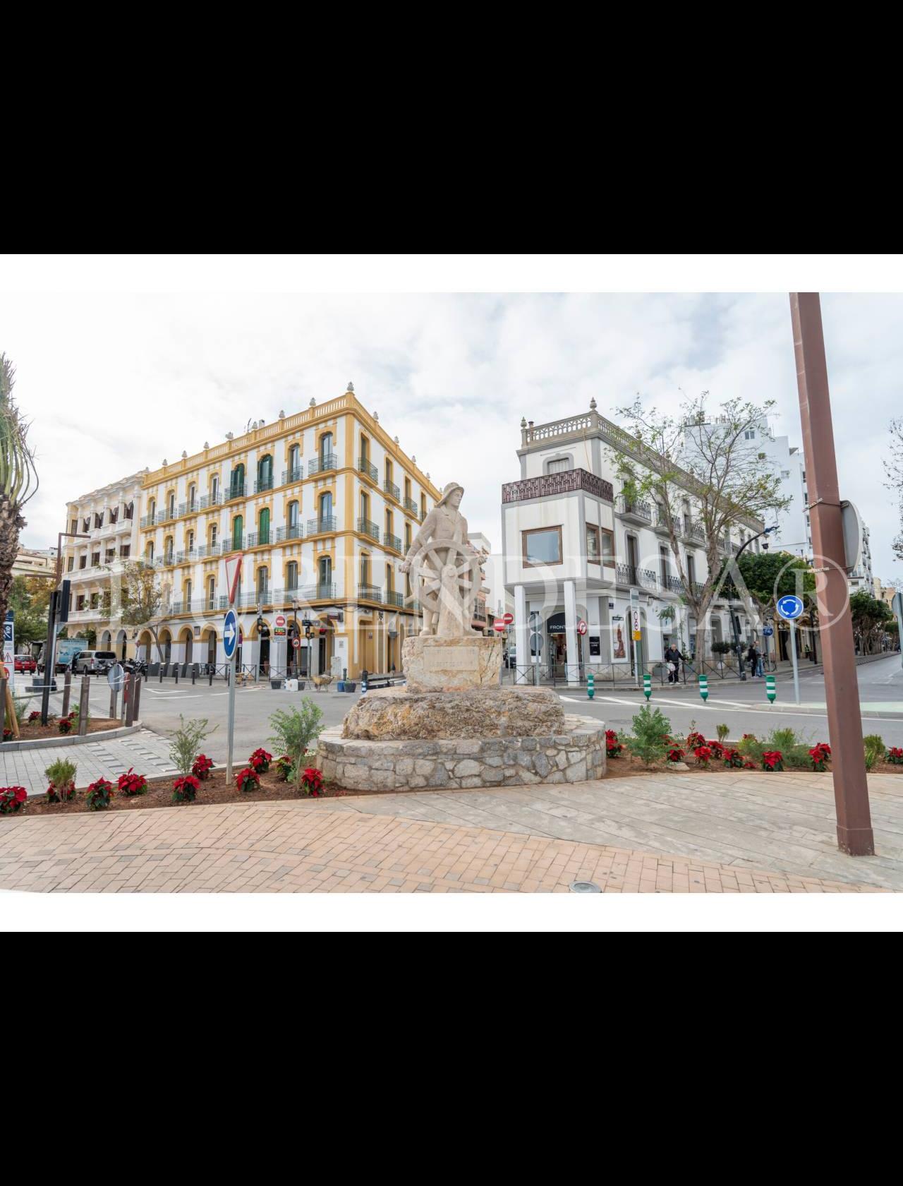 Flat for sale in Dalt Vila-La Marina