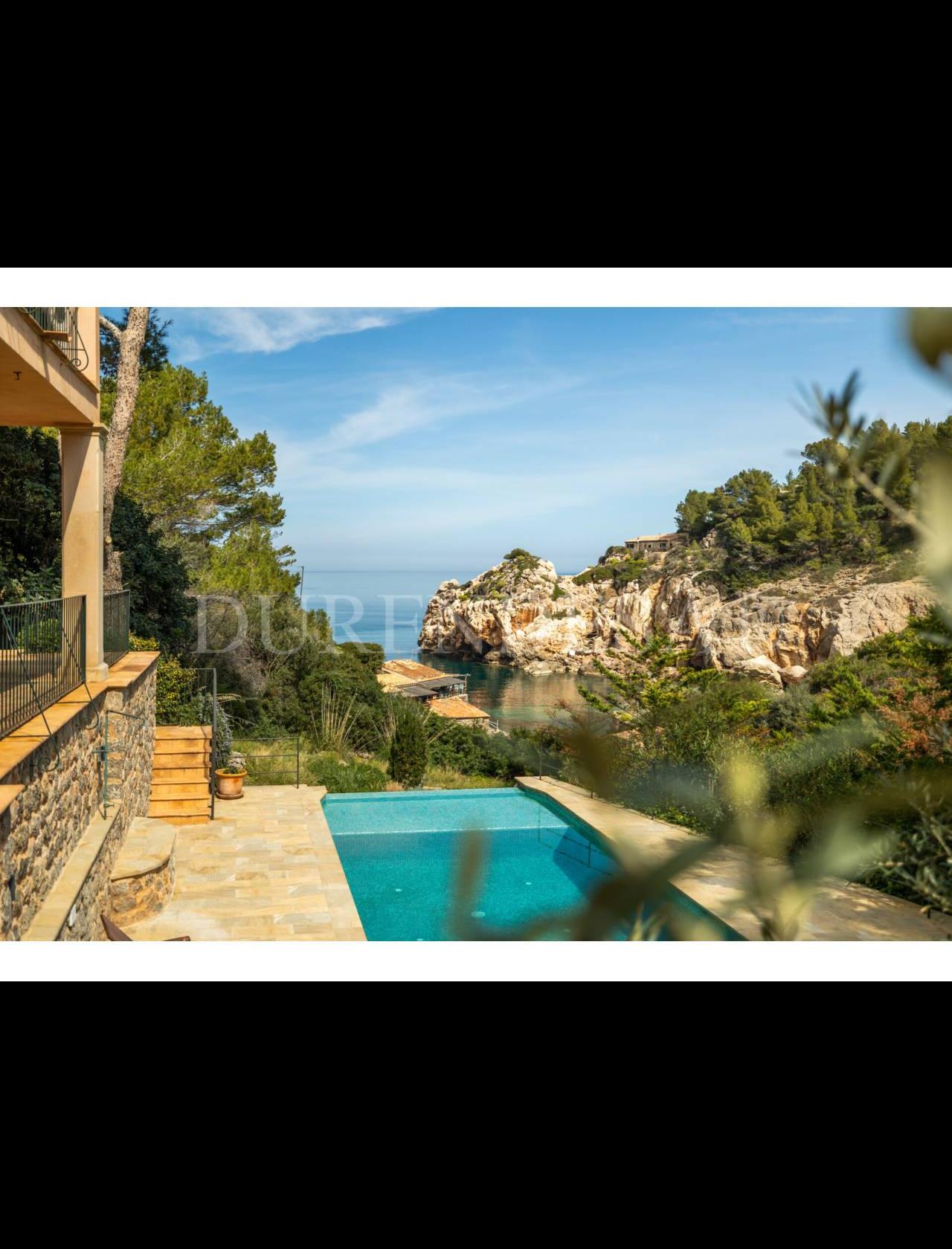 Villa for sale in Cala Deià